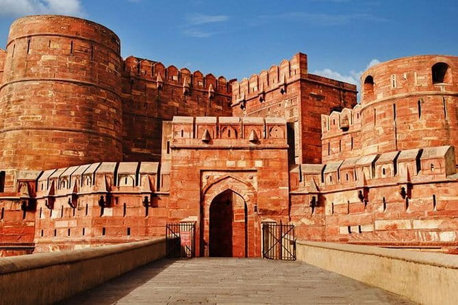 Access to the Taj Mahal skipping the Queue - Taj Mahal Tickets - Pickup, Guide Options, and How to Keep the Day Moving