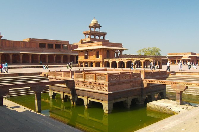 Affordable transfer from Agra to Jaipur via Fatehpur Sikri - A transport day with Fatehpur Sikri built in