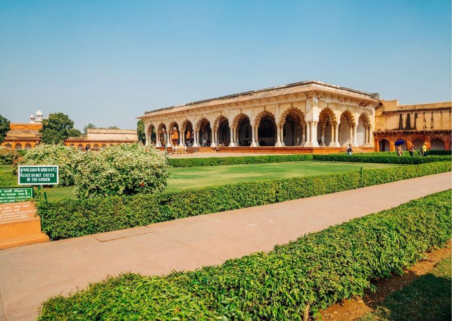 Agra: Agra Fort Skip-the-line ticket with Full Guided Tour - Photo stops inside Agra Fort that don’t waste your time