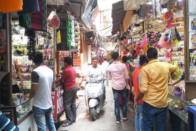 Agra City Cultural Walk - Getting to the Old City: The Eco-Friendly Rickshaw Ride