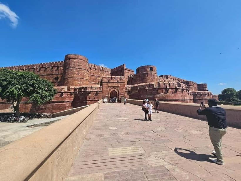 Agra: Guided City Tour Taj Mahal Agra Fort & Baby Taj by Car - Car comfort and guide quality: what makes the experience feel easy