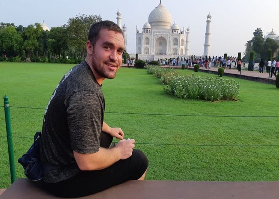Agra: Guided Tour of Taj Mahal, Agra Fort and Fatehpur Sikri - Guides who shape your walk: from Taj details to photo direction