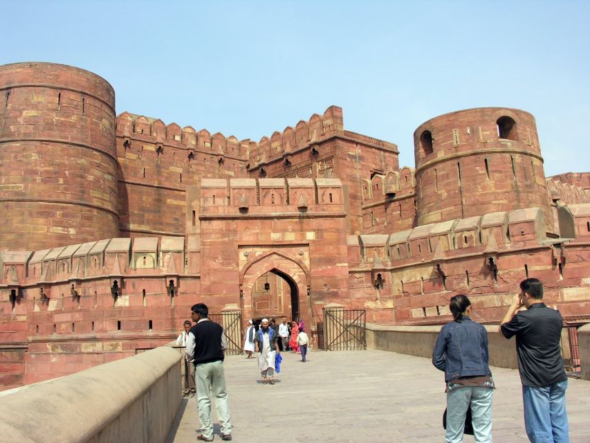 Agra: Guided Tour of Taj Mahal, Agra Fort and Fatehpur Sikri - Practical planning tips: shoes, IDs, Friday closures, and what not to bring