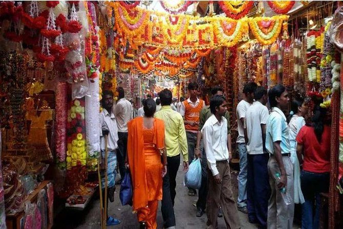 Agra Old City Walking Tour, Private Heritage walking Guided Tour - Shri Mankameshwar Mandir: an older Shiva temple in the middle of the city