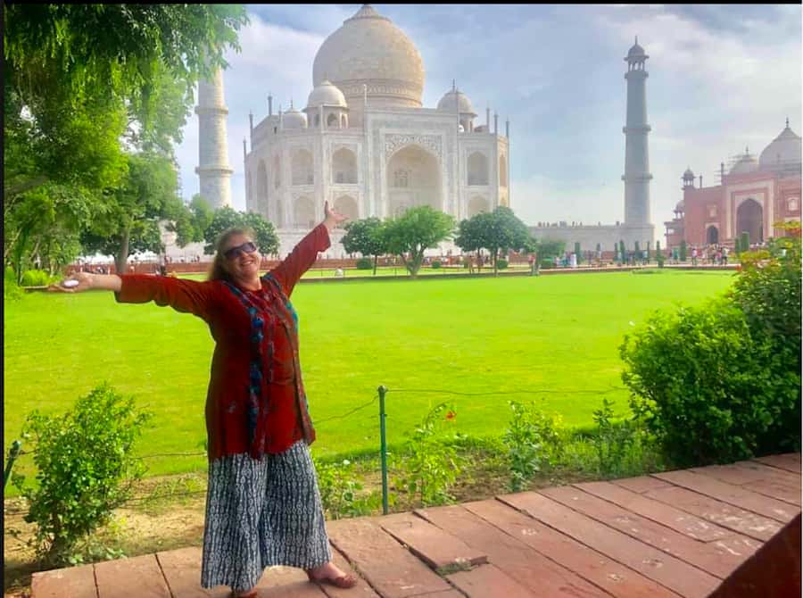 Agra: Premier Tour of Taj Mahal & Agra Fort All Inclusive - Traditional lunch in a recommended restaurant, paid as you go