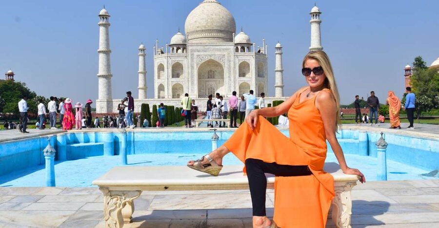 Agra: Private Taj Mahal and Agra Day Tour with Transfer - Agra Fort in about an hour: the power story behind the red walls