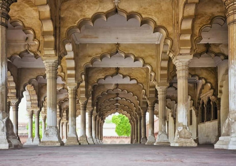 Agra: Private Tour Guide in Agra full-day - Meeting your guide near Radisson Agra (and what that changes)