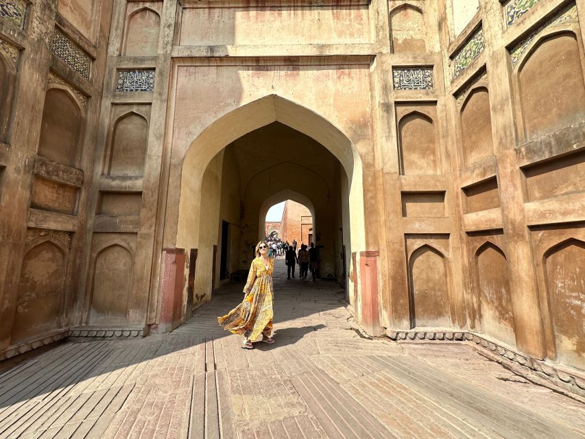 Agra: Skip-the-Line Taj Mahal & Agra Fort Private Tour - Price and value: why $7 can still make sense