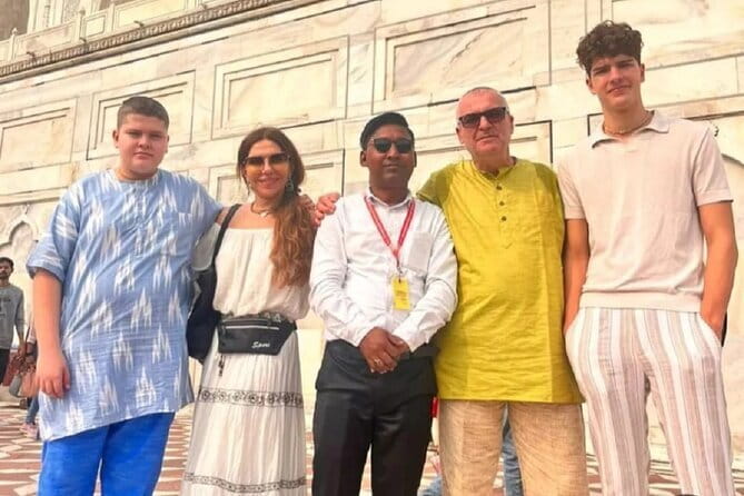 Agra: Skip-the-Line Taj Mahal and Agra Fort Tour - All Inclusive - Skip-the-line Taj Mahal: where time really matters