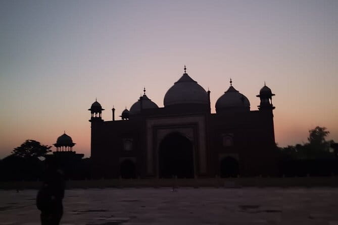 Agra: Skip-the-Line Taj Mahal and Agra Fort Tour - All Inclusive - Private tour feel: your group, your pace within the schedule
