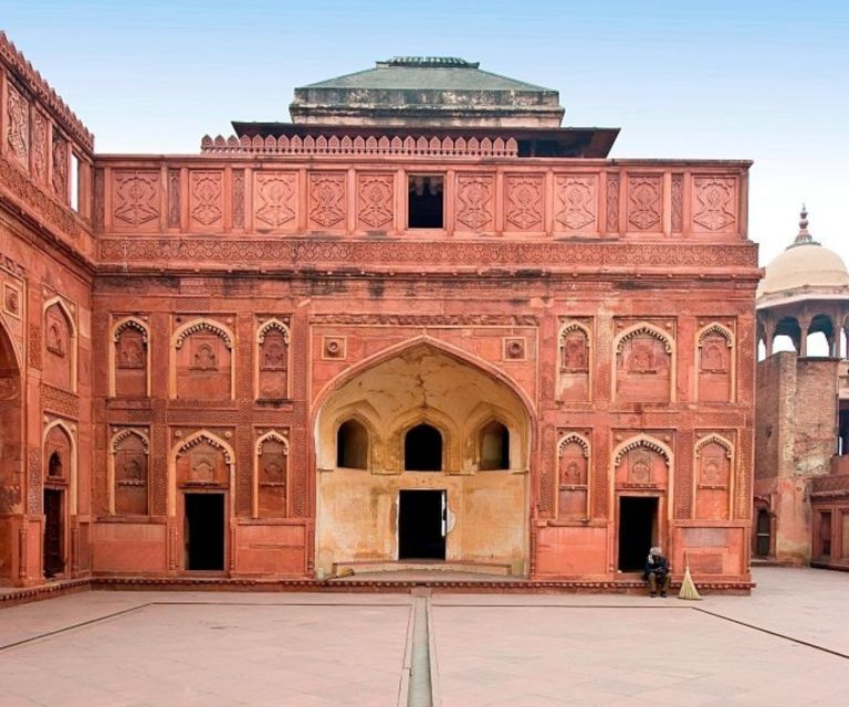 Agra: Skip-the-Line Taj Mahal Guided Tour with Multi Options - Your Guide Makes the Taj Mahal Click: Love Story + Visual Tricks