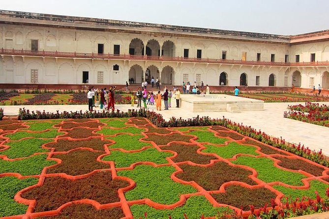 Agra: Street Food and Walk Tour with Spice Market by Tuk-Tuk - Mankameshwar Mandir: A Local Faith Stop That Breaks the Market Loop