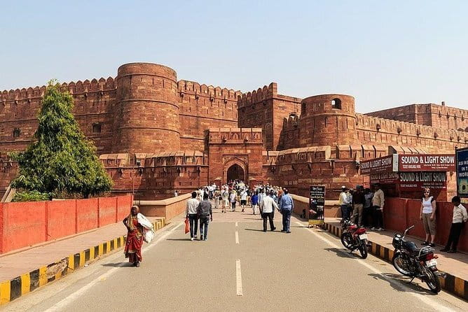 Agra: Taj Mahal and Agra Fort Private Guided Half-Day Trip - Should you book this Taj Mahal and Agra Fort half-day?