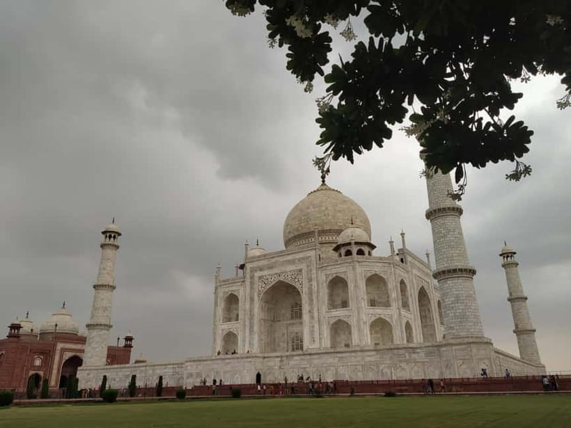 Agra: Taj Mahal and Mausoleum Guided Tour with Skip-the-Line - Tickets, Shoes, and the Small Rules That Affect Your Visit