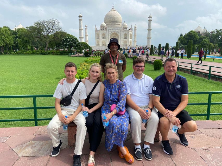 Agra : Taj Mahal & Mausoleum Tour With Skip-the-Line Entry - Photo spots for your Taj Mahal shots (without acting like a pro)