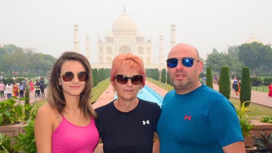 Agra: Taj Mahal Private Tour with Agra Fort & Fatehpur Sikri - Price and value: why this private day can be a bargain