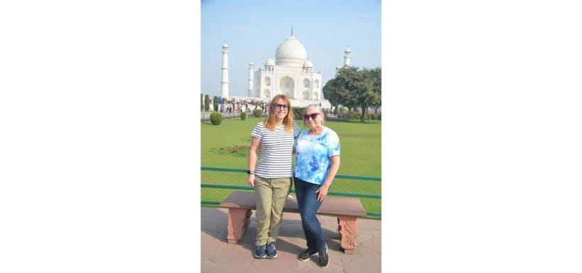 Agra:Taj Mahal Skip-The-Line Guided Tour with Breakfast - Guide-Led Photo Help You Can Actually Use