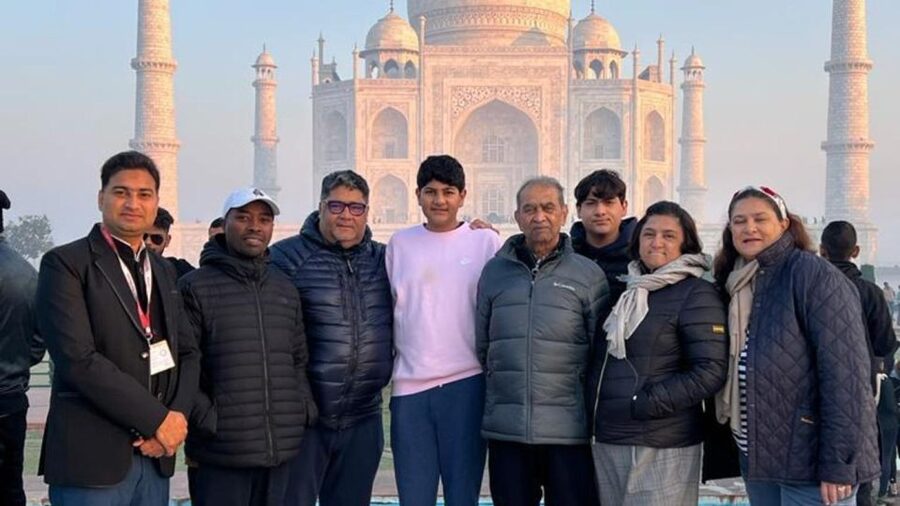 Agra:Taj Mahal Skip-The-Line Guided Tour with Breakfast - The Human Touch: Guides Like Abdul Wahid and Drivers Like Kishan