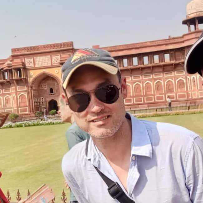 Agra : Taj Mahal tour with guide - Meeting your guide: easy start, fewer logistical headaches