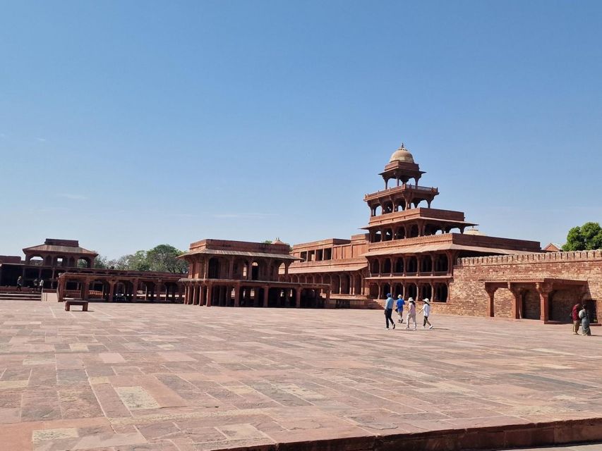 Agra to/from Jaipur with Chandboari Stepwell & Sikri Visits - How the Timing Works (and Why It Can Run Longer)