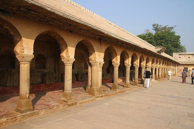 Agra To Jaipur Drop Via Fatehpur Sikri & Chand Baori, Step Well - Your Private Ride: How the Day Feels in Motion