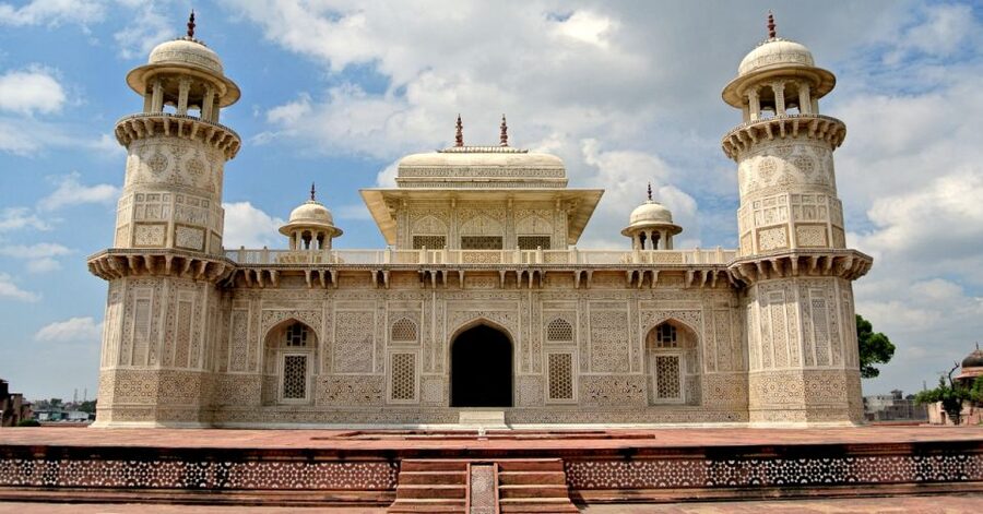 All Inclusive Private Taj Mahal Luxury Tour from Delhi - Private car comfort matters on a long day
