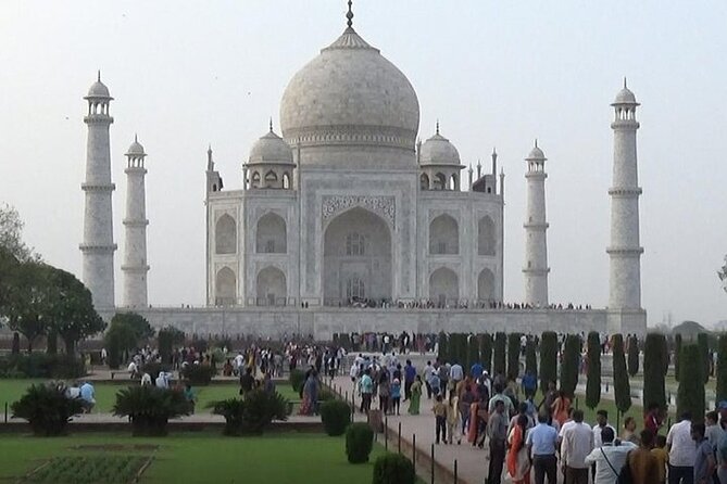 All Inclusive Taj Mahal & Agra Tour by Superfast Train From Delhi - Agra Fort after the Taj: UNESCO views and a real lunch break