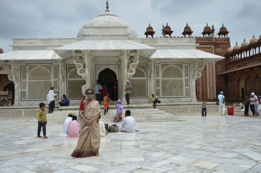 Book Official Tour Guide for Fatehpur Sikri. - Rang Mahal and Harem Sara: where the tour shifts to daily life