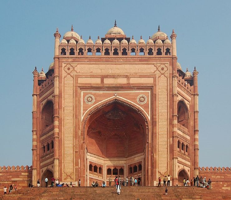 Book Official Tour Guide for Fatehpur Sikri. - Price and logistics: what $17 per group really buys you