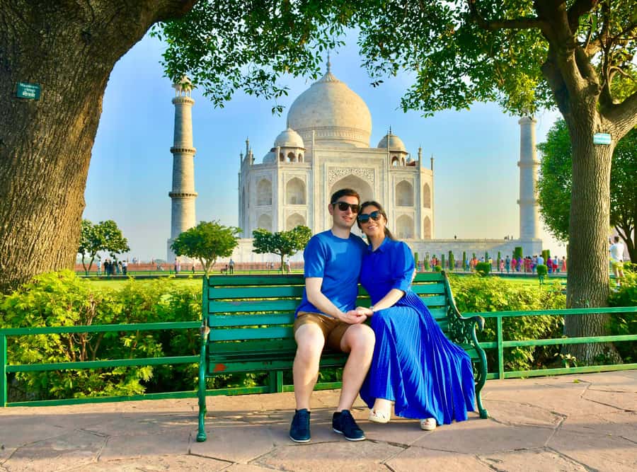 Delhi: Taj Mahal & Agra Tour by Gatimaan Express Train - Agra Fort with a guided walk on red sandstone