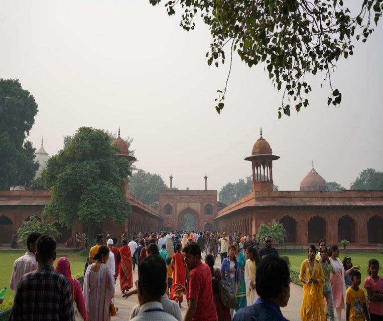 Fast-track entry into taj mahal with entrance included. - Fast-Track Entry That Actually Buys You Time