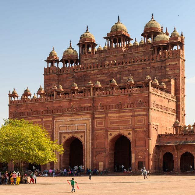 From Agra: Fatehpur Sikri and Market Private Half-Day Tour - Guided sightseeing at the UNESCO ruins (the part you actually came for)