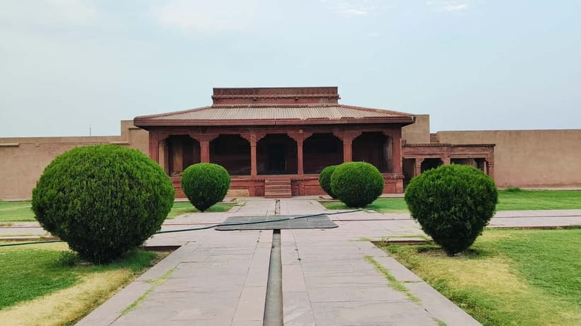 From Agra : Fatehpur Sikri Sightseeing by Private Car - Meeting at Gulistan Car Parking and getting your day organized