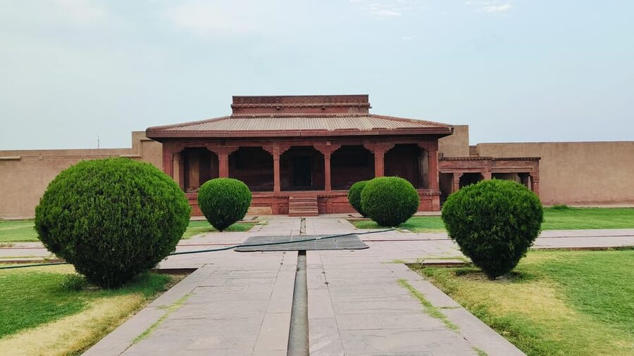 From Agra : Fatehpur Sikri Sightseeing by Private Car - Salim Chishti’s presence: spirituality that helps the architecture make sense