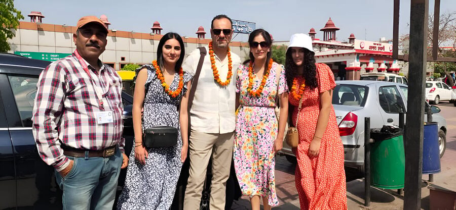 From Agra - Skip the Line: Taj Mahal & Agra Fort Tour by Car - Who this tour suits best (and who should adjust expectations)