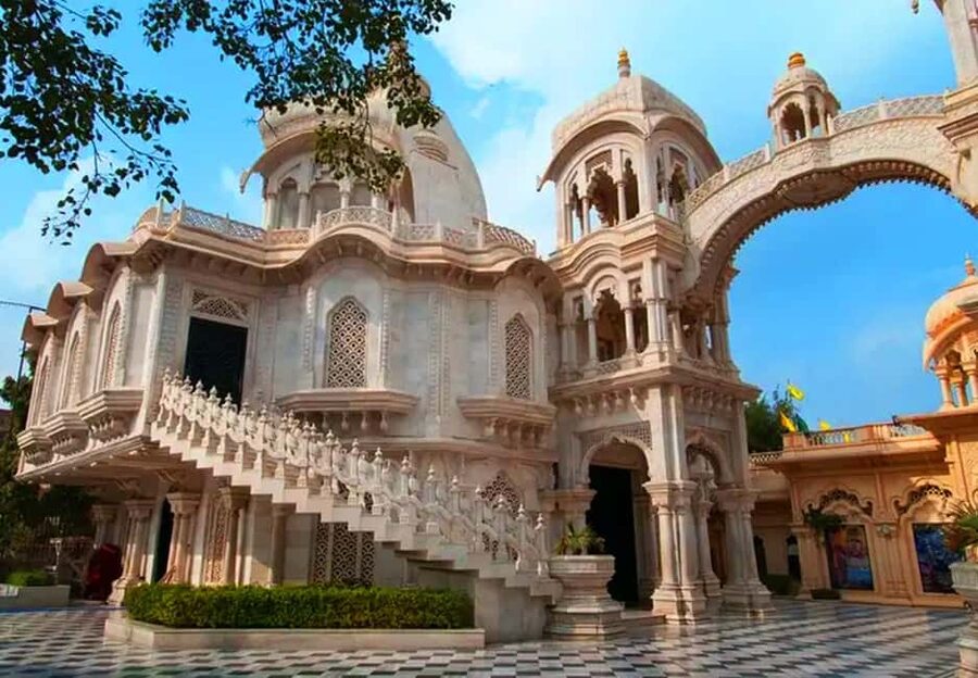 From Delhi: 1-day trip Mathura with Elephant conservation - Prem Mandir in Vrindavan: the Love Temple feeling