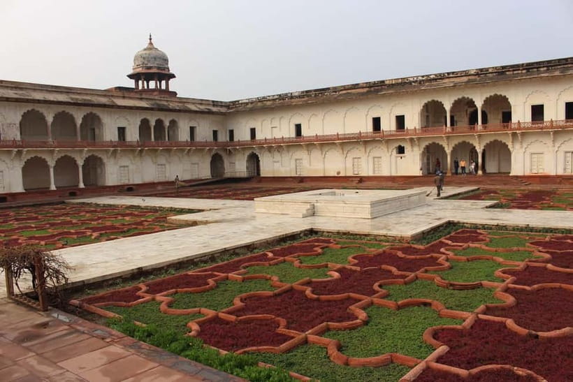 From Delhi: 2-Days Golden Triangle Tour to Agra and Jaipur - Agra Fort: when Mughal and Hindu architecture meet