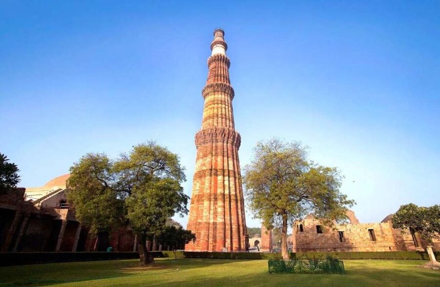 From Delhi: All Inclusive Old & New Delhi Tour With Option - Red Fort and the Old Delhi exterior views: catch the icon without the time sink