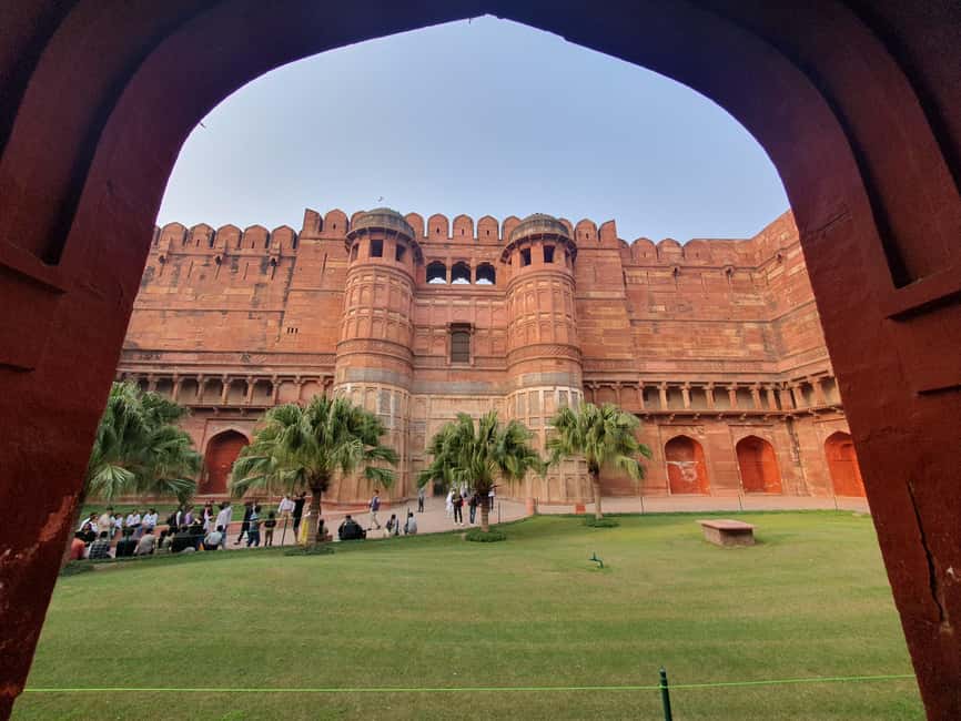 From Delhi: Deluxe Taj Mahal and Agra tour with Luxury Cars - Who this tour suits best (and who should think twice)