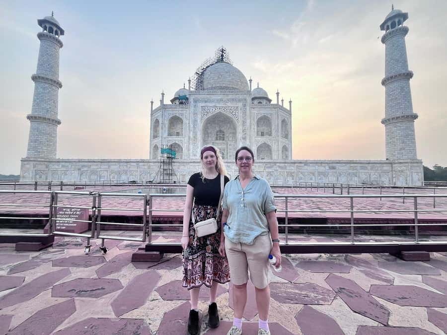 From Delhi: Private Taj Mahal, Agra Fort & Baby Taj Day Tour - Entering the Taj Mahal with a live guide: love story, photo spots, and ticket choices