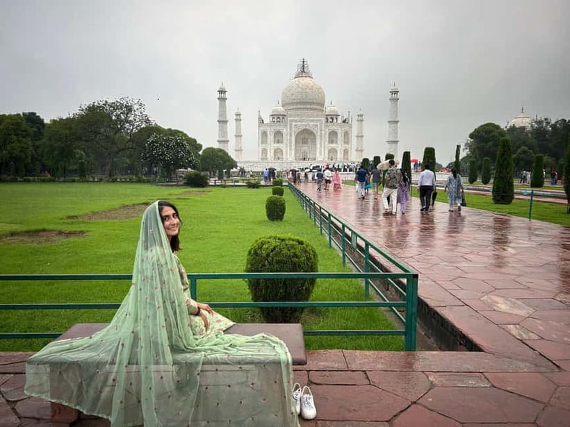 From Delhi: Private Taj Mahal Sunrise with Agra Tour By Car - Agra Fort in 90 minutes: the Mughal royal residence view