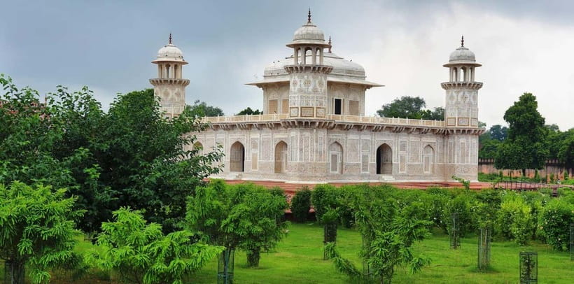 From Delhi: Same Day Priavte Taj Mahal Tour - Baby Taj (Itimad-ud-Daulah): why the contrast is so worth it