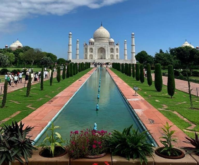From Delhi: Taj Mahal & Agra Heritage Day Trip By Car - A comfortable Agra day trip from Delhi in an air-conditioned car