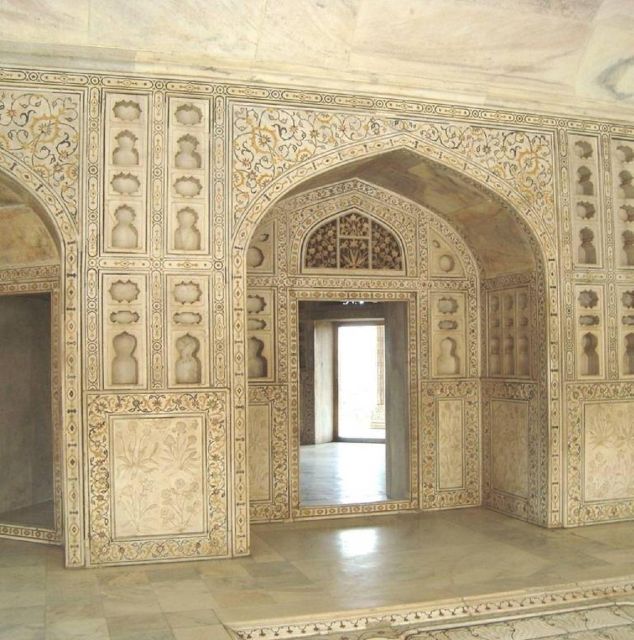 From Delhi: Taj Mahal & Agra Heritage Day Trip By Car - Private guide + private taxi: where this trip earns its value