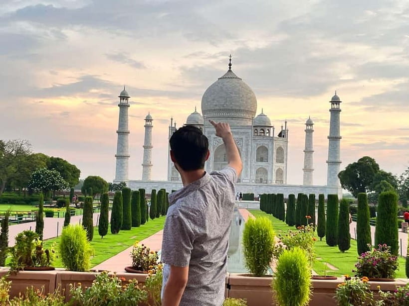 From Delhi : Taj Mahal & Agra Private Day Tour by Car - Key moments that make this tour worth it