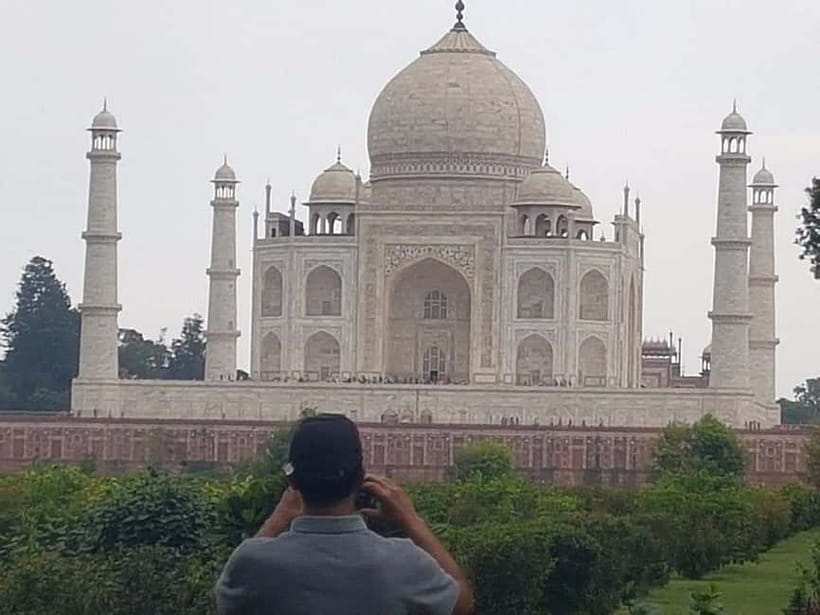 From Delhi: Taj Mahal & Agra With Fatehpur Sikri Day Tour - Fatehpur Sikri: Akbar’s Abandoned Capital and the Story Behind It