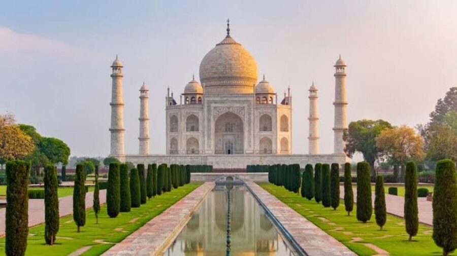 From Delhi: Taj Mahal Sunrise & Agra Fort Guided Day Trip - Car Comfort and Driver Skills: Why Delhi Traffic Matters