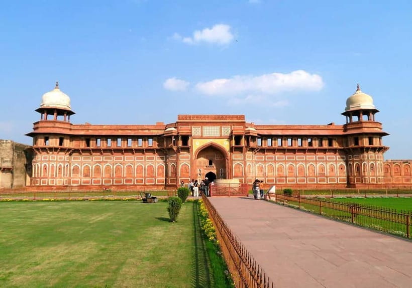 From Delhi: Taj Mahal Sunrise and Elephant Conservation Tour - Breakfast in Agra: getting your day energy right
