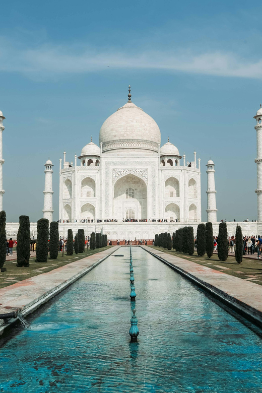 From Delhi: Taj Mahal Tour with Professional Photographer - A guide who ties the marble to the people behind it