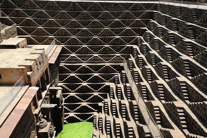 Guided Fatehpur Sikri & Abhaneri Tour From Agra To Jaipur By Car - Should you book this Agra-to-Jaipur car tour?